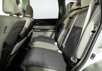 Подержанный автомобиль Nissan X-Trail 2006 года (10 фото)