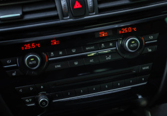 Подержанный автомобиль BMW X6 2019 года (18 фото)