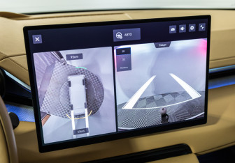 Подержанный автомобиль Zeekr 001 2024 года (19 фото)