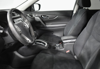 Подержанный автомобиль Nissan X-Trail 2015 года (10 фото)