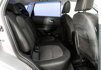 Подержанный автомобиль Nissan Qashqai 2008 года (16 фото)