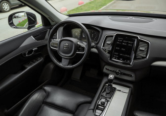 Подержанный автомобиль Volvo XC90 2015 года (13 фото)