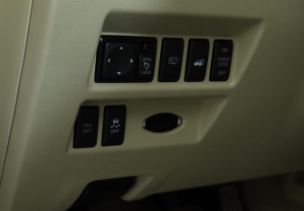 Подержанный автомобиль Infiniti QX70 2013 года (22 фото)