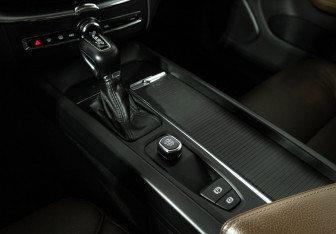 Подержанный автомобиль Volvo XC60 2018 года (17 фото)