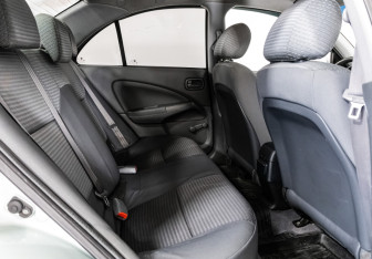 Подержанный автомобиль Nissan Almera Classic 2006 года (17 фото)