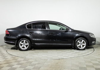 Подержанный автомобиль Volkswagen Passat Sedan 2012 года (4 фото)