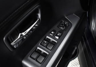 Подержанный автомобиль Mitsubishi Outlander 2011 года (10 фото)