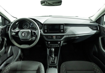 Подержанный автомобиль Skoda Rapid Liftback 2021 года (13 фото)