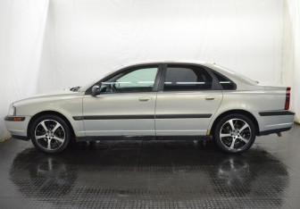 Подержанный автомобиль Volvo S80 2000 года (8 фото)