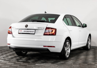 Подержанный автомобиль Skoda Octavia Liftback 2019 года (5 фото)
