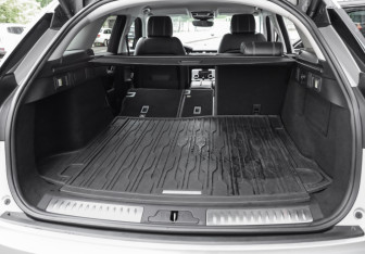 Подержанный автомобиль Land Rover Range Rover Velar 2017 года (38 фото)