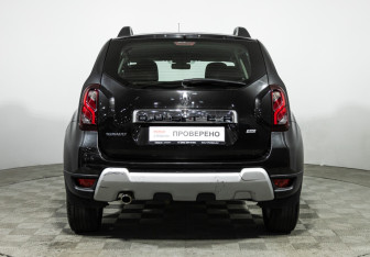 Подержанный автомобиль Renault Duster 2016 года (6 фото)