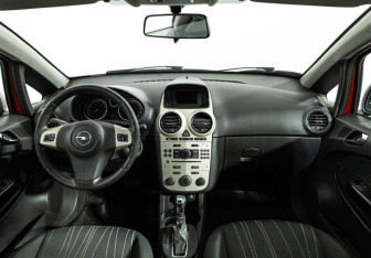 Подержанный автомобиль Opel Corsa 2007 года (12 фото)