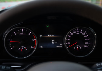 Подержанный автомобиль Kia Carnival 2021 года (14 фото)