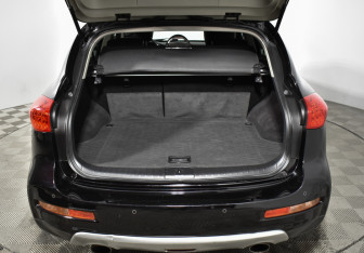 Подержанный автомобиль Infiniti QX50 2016 года (22 фото)