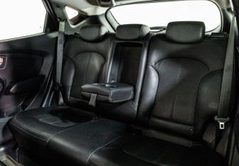 Подержанный автомобиль Hyundai ix35 2015 года (20 фото)