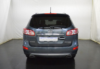 Подержанный автомобиль Hyundai Santa Fe 2011 года (6 фото)