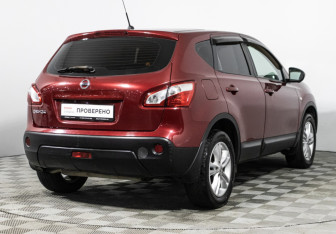 Подержанный автомобиль Nissan Qashqai 2012 года (5 фото)