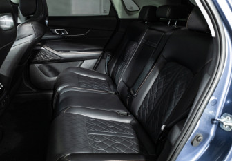 Подержанный автомобиль Changan UNI-K 2022 года (10 фото)