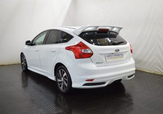 Подержанный автомобиль Ford Focus Hatchback 2013 года (7 фото)