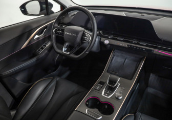 Подержанный автомобиль Omoda C5 2024 года (9 фото)
