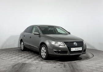 Подержанный автомобиль Volkswagen Passat Sedan 2006 года (3 фото)