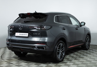 Подержанный автомобиль Changan UNI-S 2024 года (5 фото)