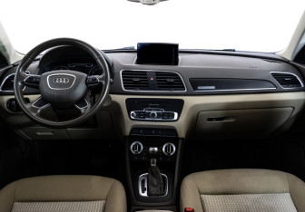 Подержанный автомобиль Audi Q3 2013 года (10 фото)