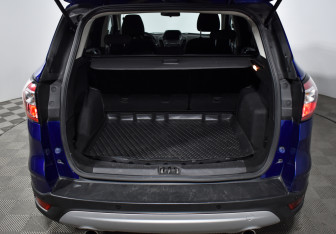 Подержанный автомобиль Ford Kuga 2017 года (20 фото)