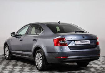 Подержанный автомобиль Skoda Octavia Liftback 2020 года (7 фото)