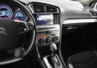 Подержанный автомобиль Citroen C4 Sedan 2016 года (19 фото)