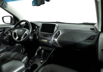 Подержанный автомобиль Hyundai ix35 2011 года (9 фото)