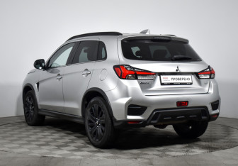 Подержанный автомобиль Mitsubishi ASX 2021 года (7 фото)