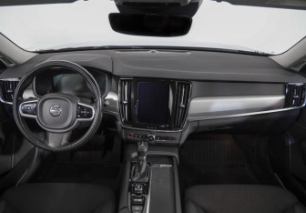 Подержанный автомобиль Volvo V90 2018 года (11 фото)