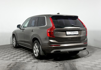 Подержанный автомобиль Volvo XC90 2015 года (7 фото)