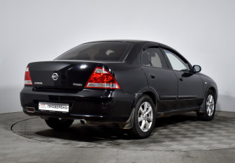 Подержанный автомобиль Nissan Almera Classic 2008 года (5 фото)