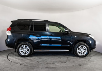 Подержанный автомобиль Toyota Land Cruiser Prado 2012 года (4 фото)