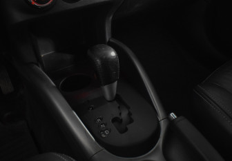 Подержанный автомобиль Mitsubishi Outlander 2011 года (16 фото)