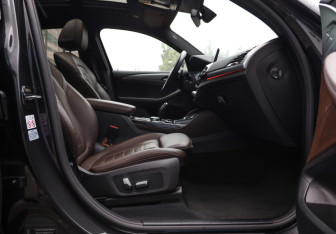 Подержанный автомобиль BMW X4 2021 года (32 фото)