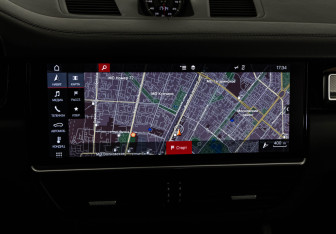 Подержанный автомобиль Porsche Cayenne 2018 года (20 фото)