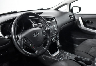 Подержанный автомобиль Kia Ceed Wagon 2016 года (9 фото)