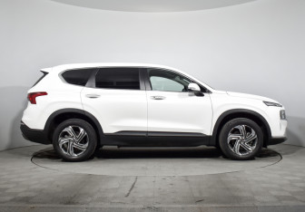 Подержанный автомобиль Hyundai Santa Fe 2020 года (4 фото)