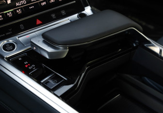 Подержанный автомобиль Audi e-tron Sportback 2021 года (23 фото)