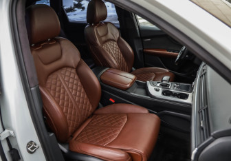 Подержанный автомобиль Audi Q7 2017 года (30 фото)