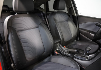 Подержанный автомобиль Opel Astra Sedan 2014 года (15 фото)