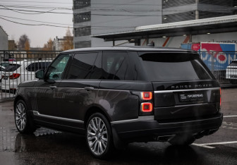 Подержанный автомобиль Land Rover Range Rover 2019 года (8 фото)