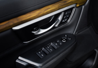 Подержанный автомобиль Honda CR-V 2018 года (21 фото)