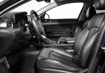 Подержанный автомобиль Kia K5 2021 года (13 фото)