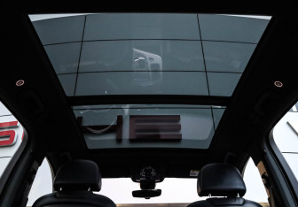 Подержанный автомобиль Audi Q7 2016 года (35 фото)