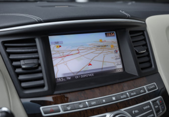 Подержанный автомобиль Infiniti QX60 2017 года (15 фото)